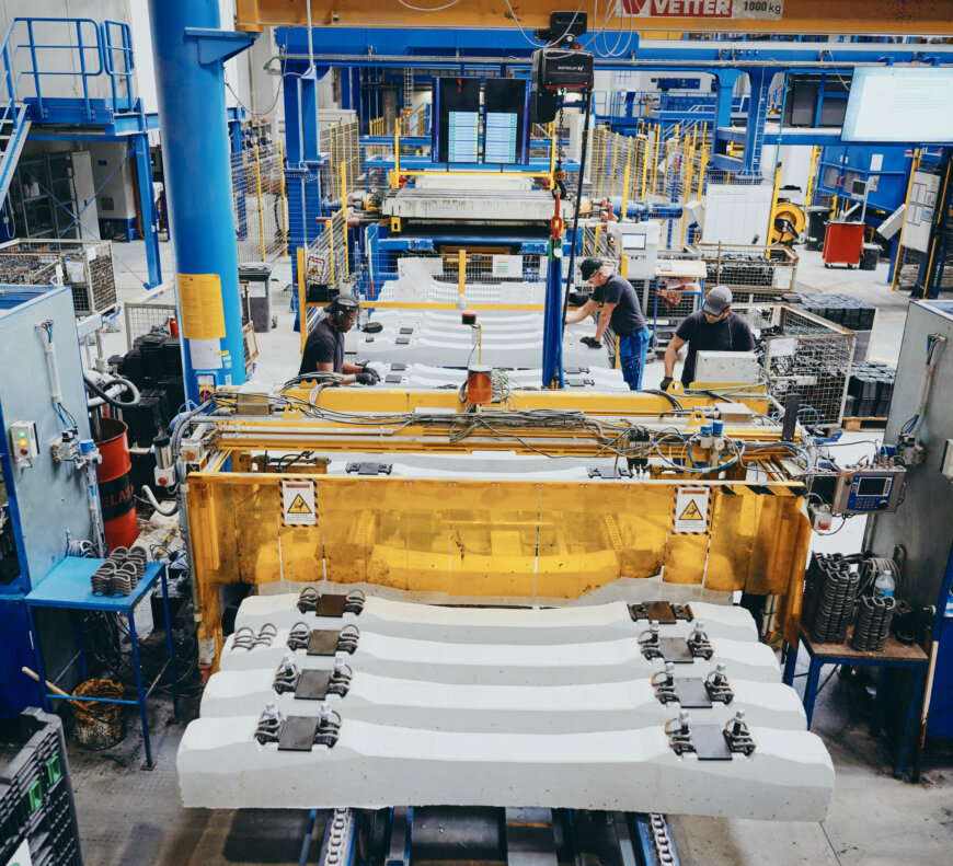 Moll Rail Prozess der Produktion von Betonschwellen Foto © Lara Freiburger Moll Rail Prozess der Produktion von Betonschwellen Foto © Lara Freiburger
